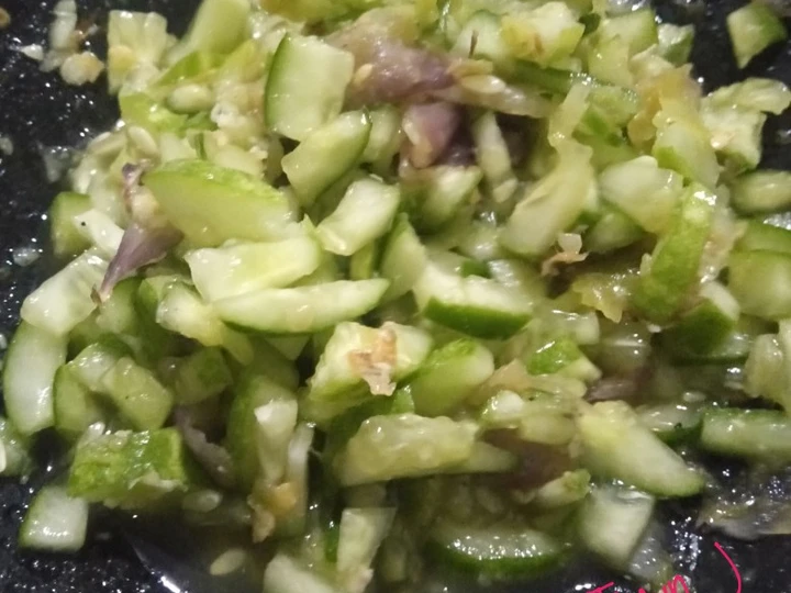 Cara Sederhana Menyiapkan Resep  Reuceuh Bonteng (Timun) yang Sempurna, Sempurna