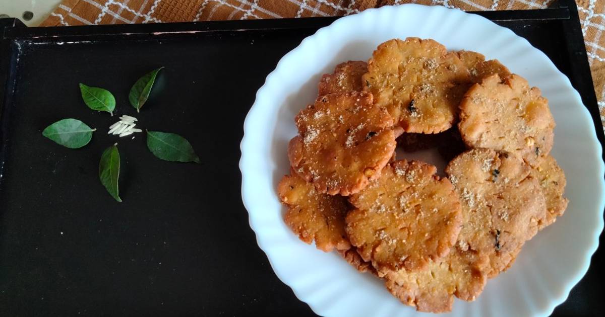 Rice masala mathri(a South Indian tea time snack) Recipe by Kalpana Rai