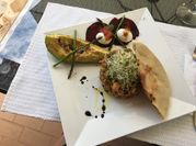Una foto de garbanzos en escabeche