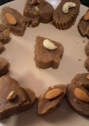 A picture of Jaggery Singhara atta burfi.