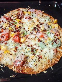 व्हीट फ्लोर पिज़्ज़ा (wheat flour pizza recipe in Hindi) रेसिपी मुख्य फोटो