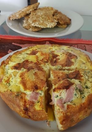 Una foto de Tortilla de papa con jamón