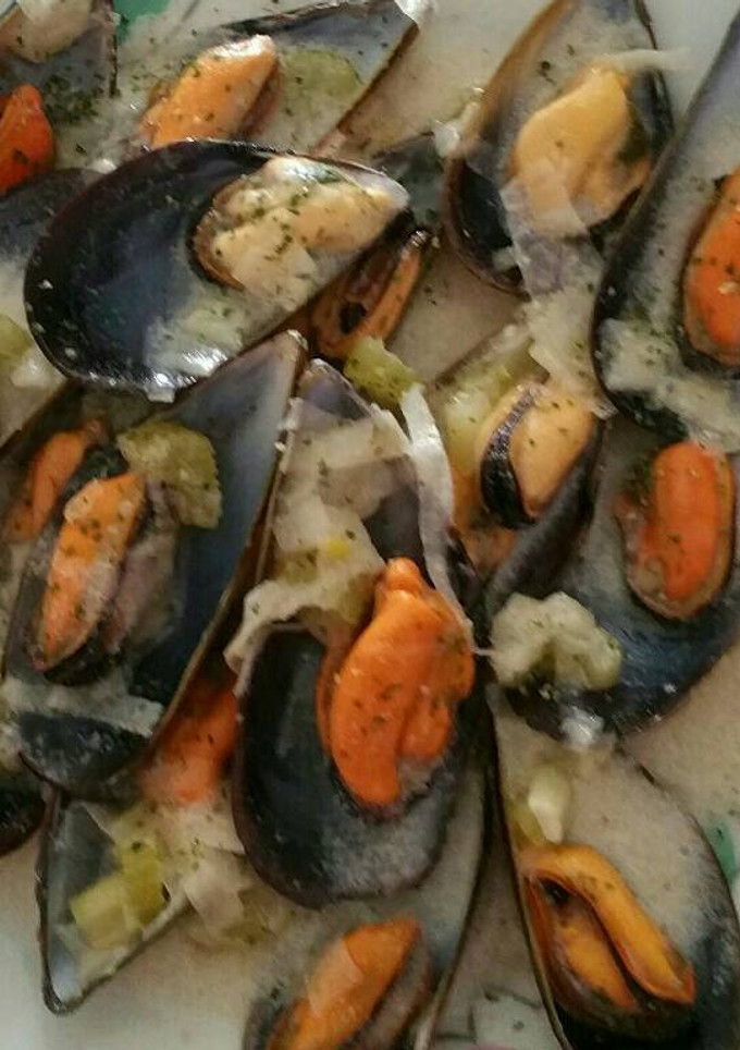 Una foto de Mejillones en salsa belga a mi manera
