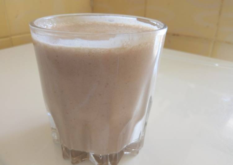 Simple Way to Make Favorite Banana Chocolate Smoothie