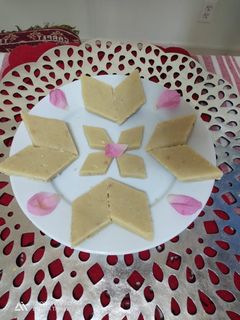 કાજુ કતરી (Kaju katri Recipe in Gujarati) રેસીપી મુખ્ય ફોટો