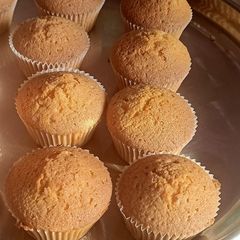 A picture of Vanilla Cupcakes.