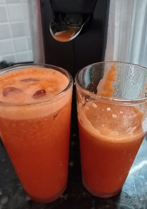 Una foto de Jugo de 🥕 zanahorias y pepino