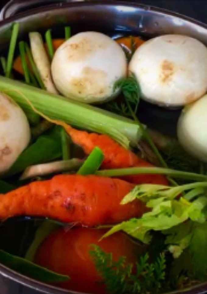 Una foto de Caldo de verduras casero