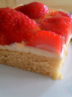 德式草莓蛋糕 Erdbeerkuchen (可免烤) 的食譜成品照片