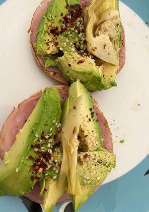 A picture of Light lunch.