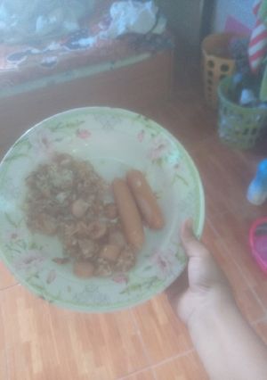 รูปของ ข้าวผัดไส้กรอก