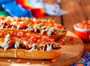 Una foto de Molletes de Chorizo
