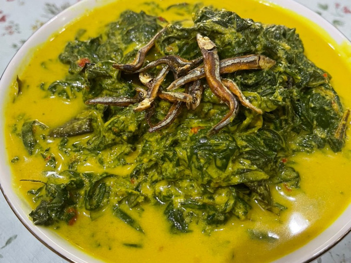 Langkah Mudah untuk Membuat Gulai daun singkong / gulai daun ubi teri Anti Gagal