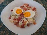 Baconos -kapros burgonyasaláta