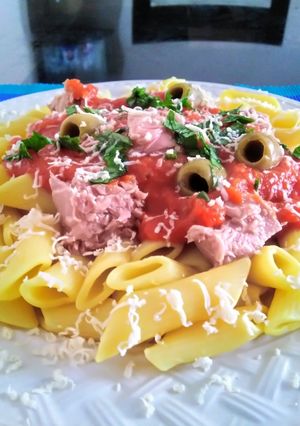 Una foto de Pasta estilo Puttanesca👍🇵🇪