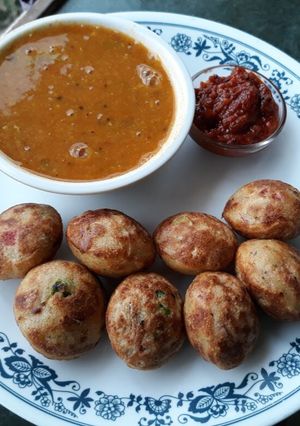 A picture of Suji Appams.