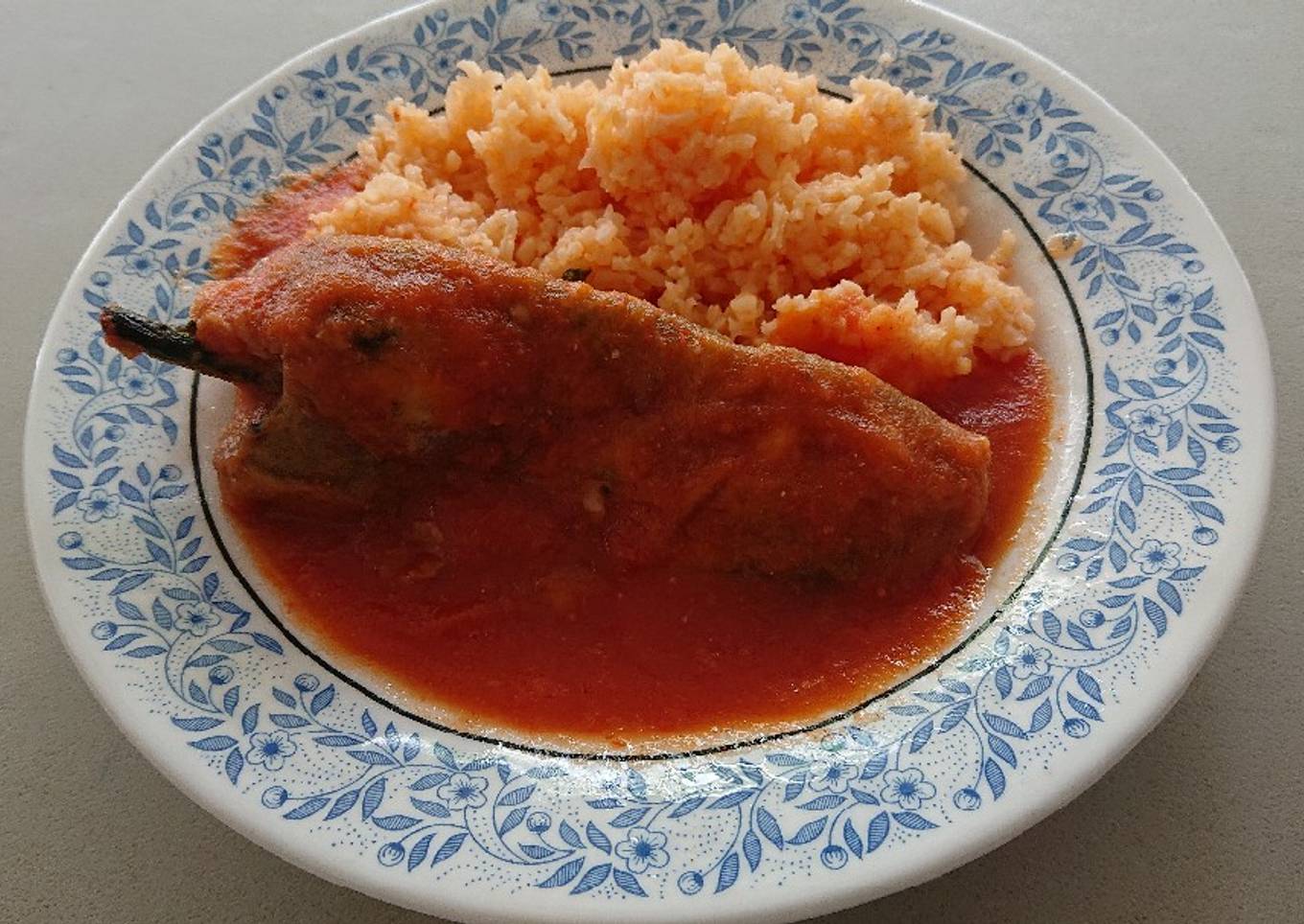 Chiles poblanos rellenos de queso