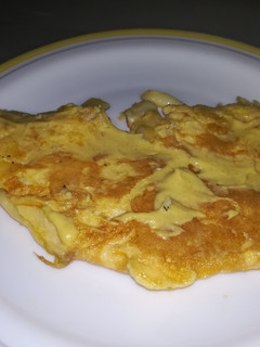 Una foto de Tortilla francesa de un huevo con un quesito