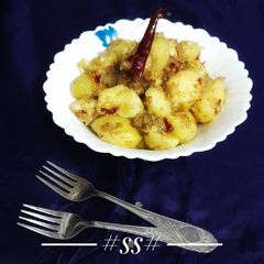 A picture of Butter Garlic Potatoes (Aloo).
