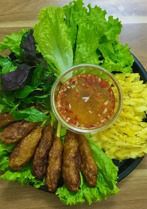 Hình của món Nem lụi.