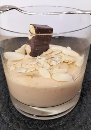 Una foto de Cuajada de turrón Jijona