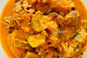 Bagaimana Membuat Asam Pedas Ikan Tongkol dengan Terong Anti Gagal