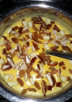 A picture of Custard with cottage cheese.