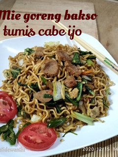 Foto resep *Mie goreng bakso tumis cabe ijo*