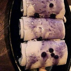 A picture of Blueberry I've cream roll.