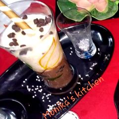 A picture of Chocolate vermicelli pudding.