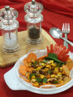 कॉर्न चना सलाद (corn chana salad recipe in Hindi) रेसिपी मुख्य फोटो