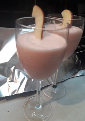 A picture of Apple Papaya Smoothie.