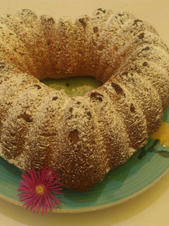 Una foto de Torta de dulce de leche, banana y nueces