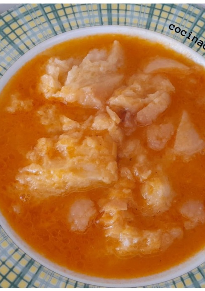 Una foto de Sopa de merluza