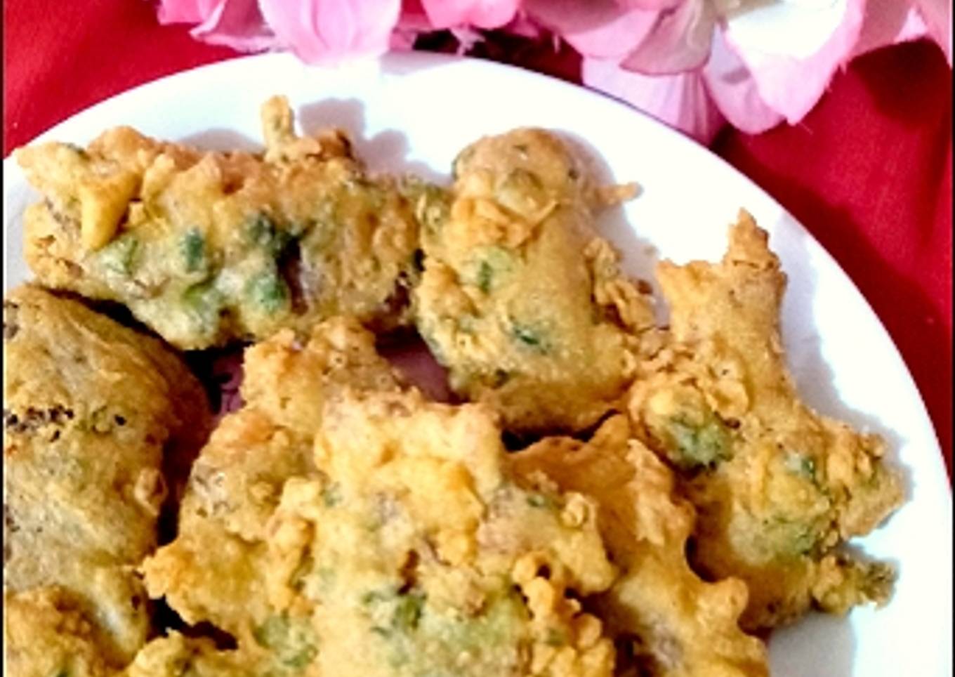 Simple Way to Prepare Ultimate Omlet Pakoray 😋😋