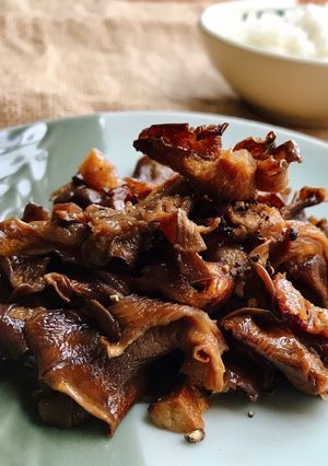 Hình của món Nấm bào ngư kho tiêu.