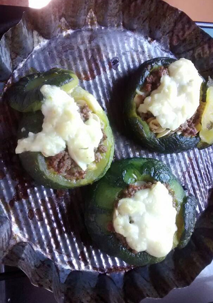 Una foto de Zapallitos relleno de carne