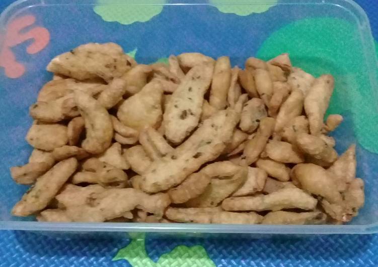 Resep Kue bawang jadul enak renyah Sederhana