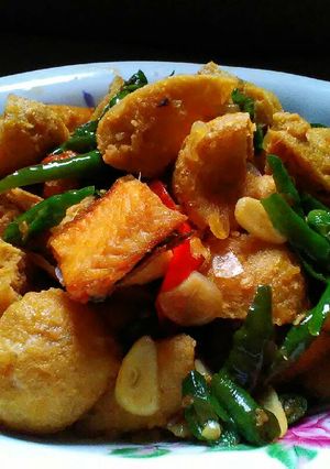 Foto resep Tumis tahu bulat dan ikan asin..✔