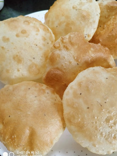 अजवाइन वाली पूरी (Ajwain wali puri recipe in Hindi) रेसिपी मुख्य फोटो