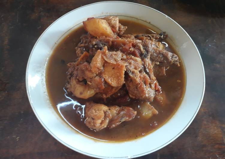 Semur ayam kentang