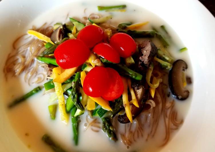 Naengmyeon in soymilk broth 豆浆冷面