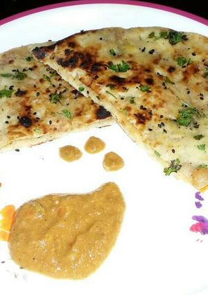 A picture of Aloo Kulcha.