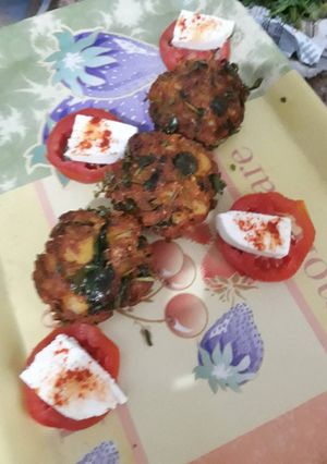 A picture of Aalu Palak Tikki.