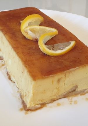 Una foto de Flan de limón