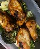 Alitas de pollo adobadas con brócoli y calabacín en AIR- FRYER
