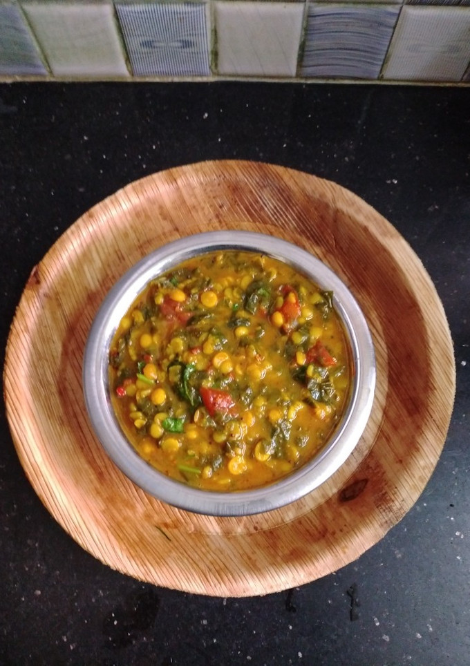 *முப்பருப்பு, முருங்கை கீரை சாம்பார்*(murungaikeerai sambar recipe in tamil) செய்முறை முக்கிய புகைப்படம்
