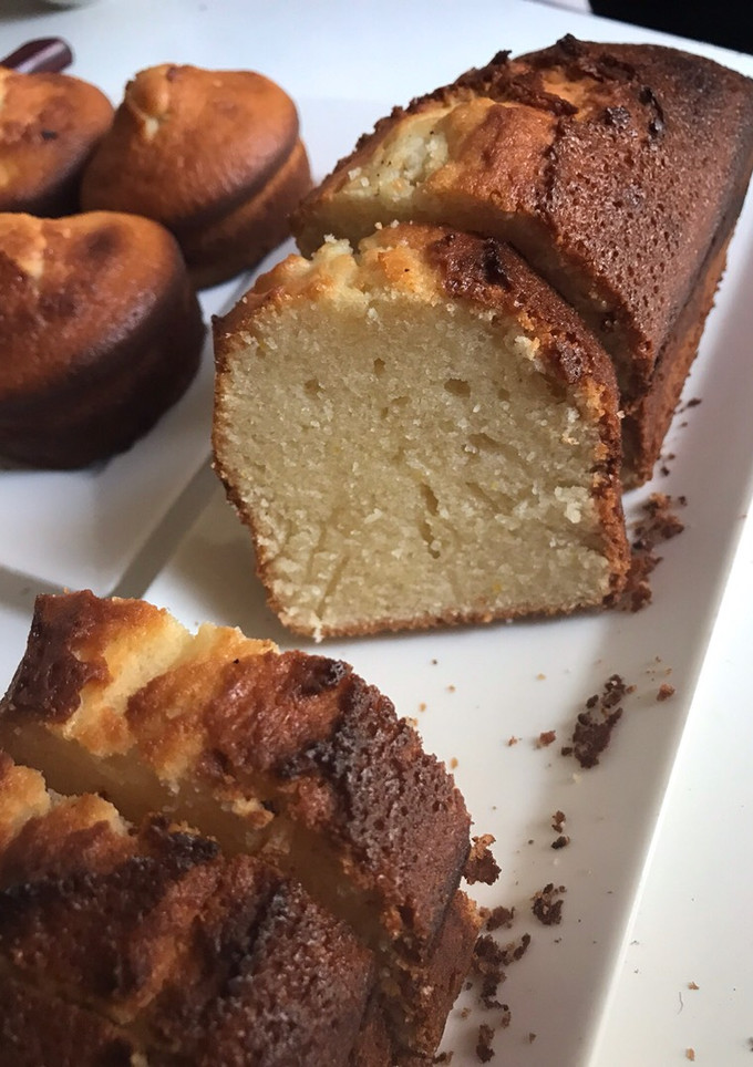 Una foto de Budin/muffins de naranja o limon🍋🍊