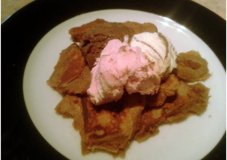 Recipe of Yummy Chocolate Crepes (with ice cream)