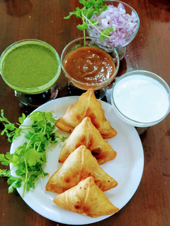 समोसा (Samosa recipe in Hindi) रेसिपी मुख्य फोटो